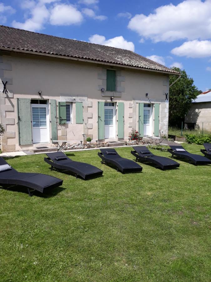 Hotes De L'Isle Saint-Medard-de-Mussidan Exterior photo